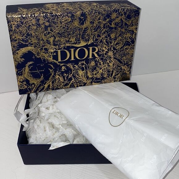 Dior Gift Box With Tissue Paper - Picture 4 of 9